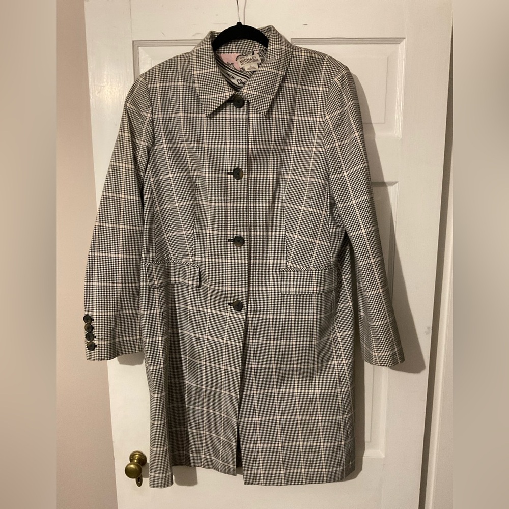Michael Kors three quarter raincoat style coat. Beautiful silk lining. Like new